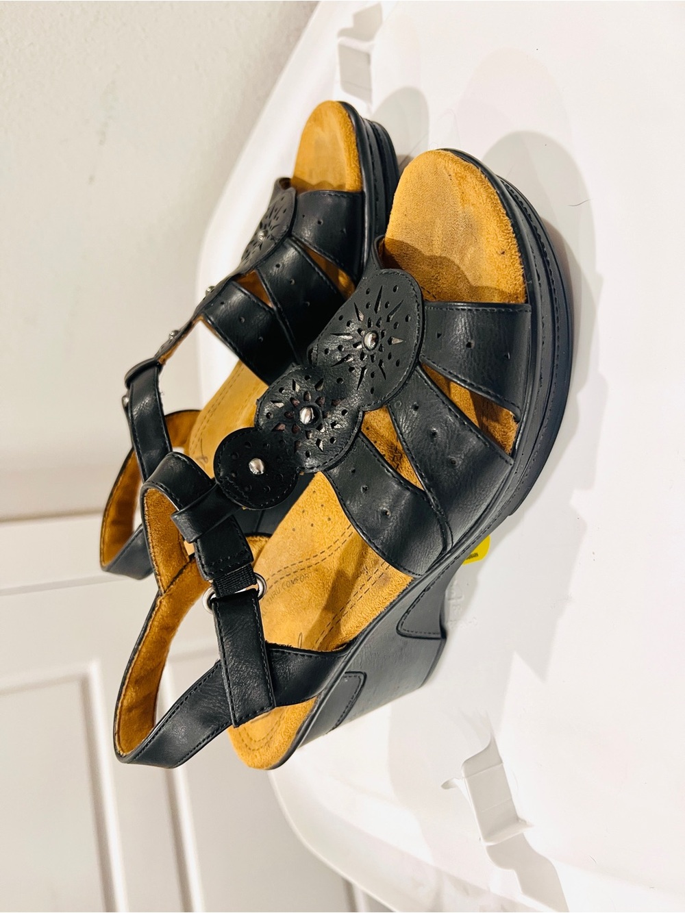 Natural Soul Wedge Sandals